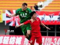 关于湖南湘涛前锋连续两场比赛独中两元，堪称进球机器的信息
