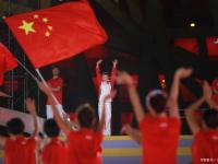 队员们拼尽全力，赛场上留下无悔的足迹 