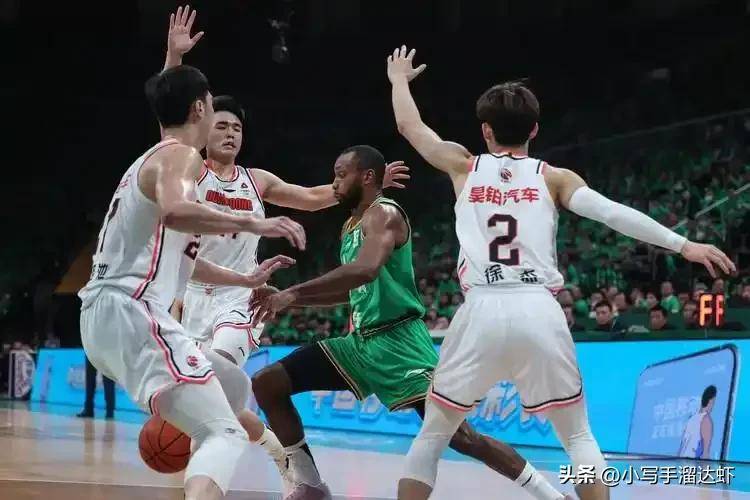 亚洲篮球赛开幕外援球员展现超凡能力 亚洲篮球赛开幕外援球员展现超凡能力的视频 